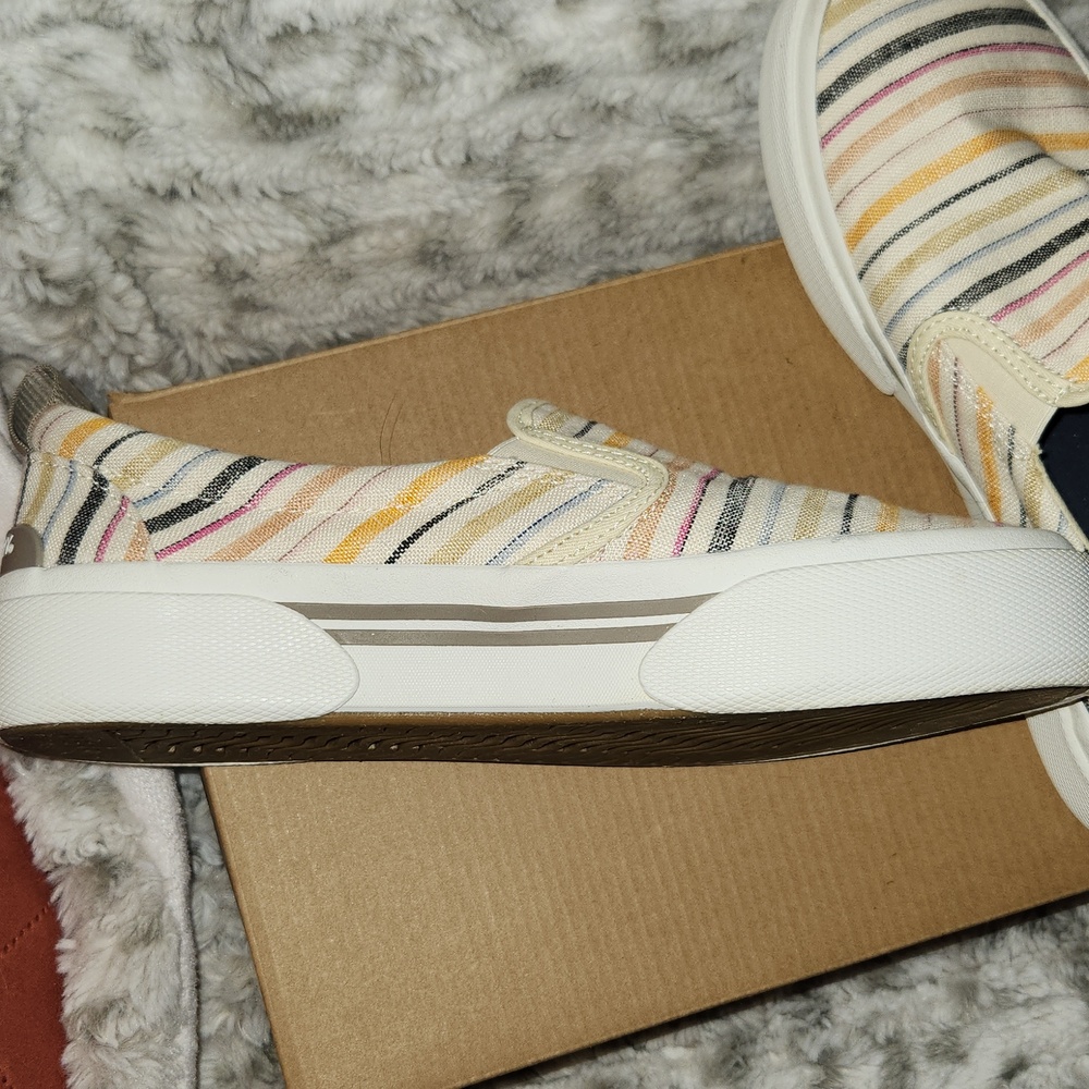 Sperry Sliders - Picture 8 of 12